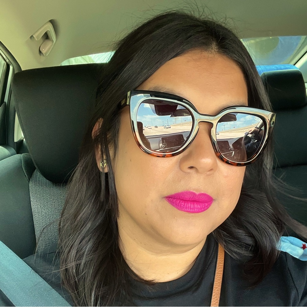 Meet your Posher, Maura